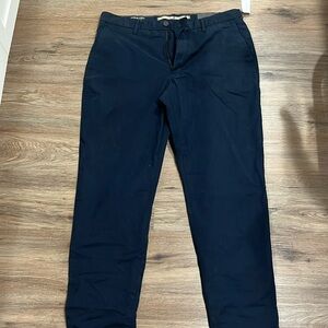 Banana Republic Athletic Fit Lived In Chino (36W 36L)